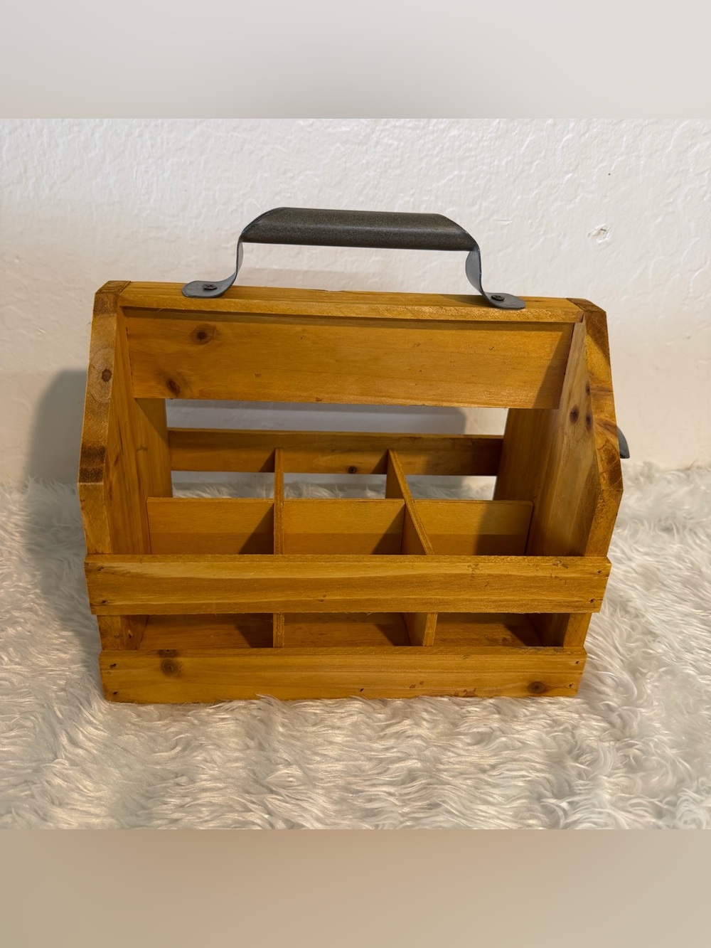 Wooden Rustic Farmhouse Bottle Caddy,6PK Beer Carrier W Built-In Bottle Opener